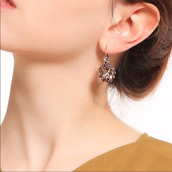 VINTAGE CRYSTAL DANGLE EARRINGS - Picture 2 of 4